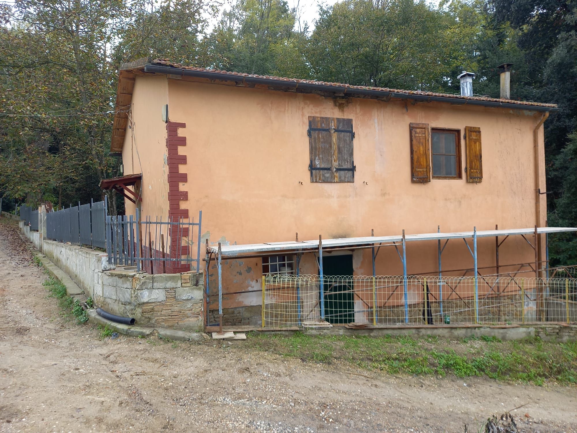 Costruzioni manutenzioni e ristrutturazioni in provincia di Pisa EDIL S.C.F. a Capannoli